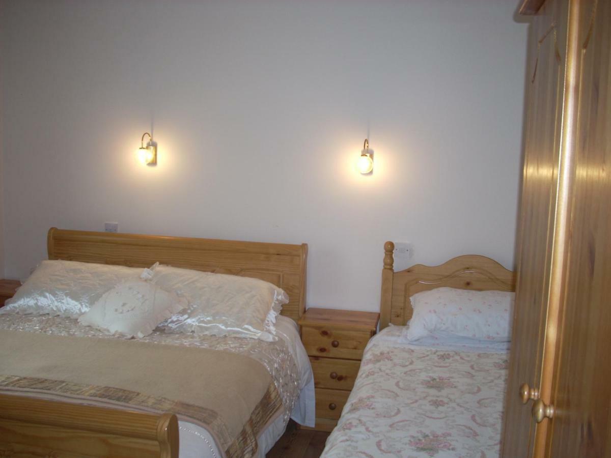 Golden Rose House Bed & Breakfast Knock  Dış mekan fotoğraf